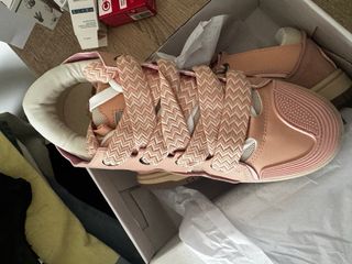 Zapatillas rosas nuevas numero 40