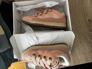 Zapatillas rosas nuevas numero 40