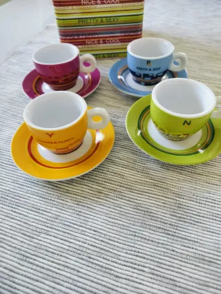 Set 4 Tazzine Caffè con Scatola Latta