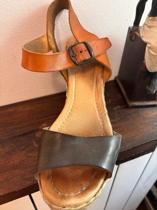 Sandalias de piel con plataforma