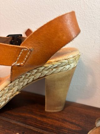 Sandalias de piel con plataforma
