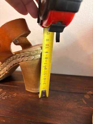 Sandalias de piel con plataforma