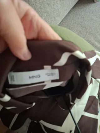 Blusa marrón y blanca