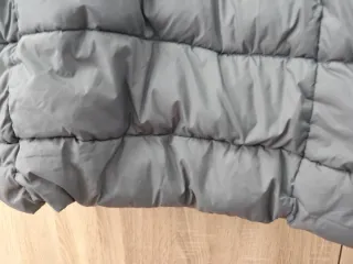 Chaqueta plumífero gris