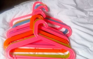 Perchas de plástico