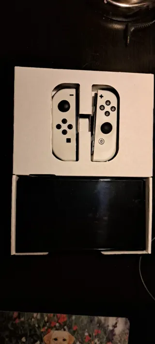 Nintendo Switch OLED + Zelda Tears of the Kingdom