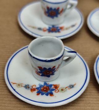 Juego de café para casa de muñecas