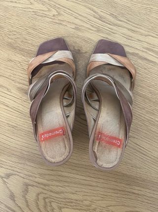 Sandalias Cremades tacón tiras beige/marrón