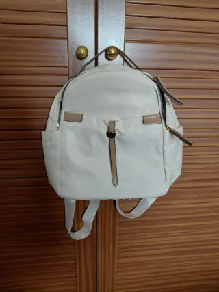 Mochila nylon beige y dorada