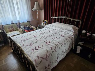 Habitación antigua completa estructuras metálica