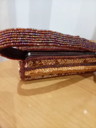 Bolso de mano con lentejuelas