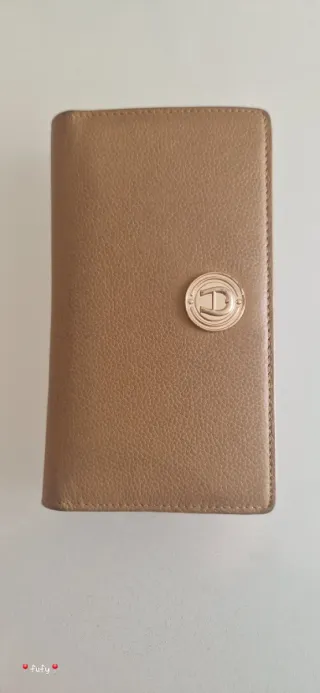 Portafoglio donna pelle con logo dorato