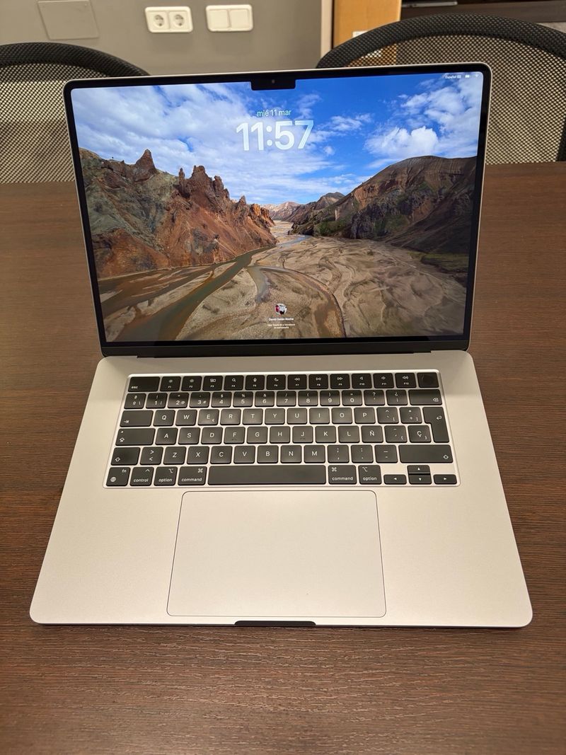 MacBook Air 15” M3 24GB RAM 256GB SSD afbeelding 2