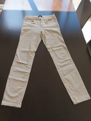 Vaquero Massimo Dutti encerado beige