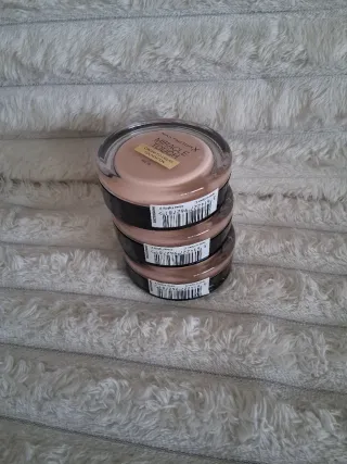 Max Factor Miracle Touch Foundation x3