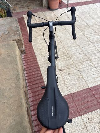 Bicicleta de carretera TRIBAN