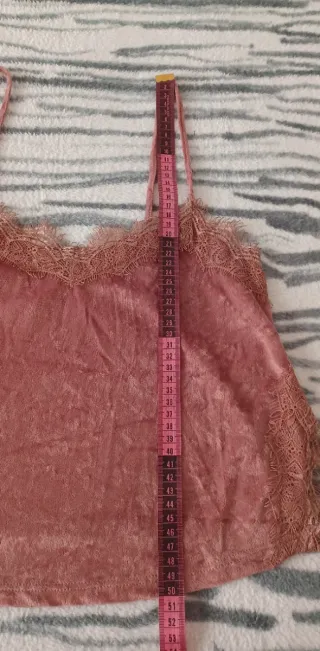 Top Terciopelo Rosa con Encaje