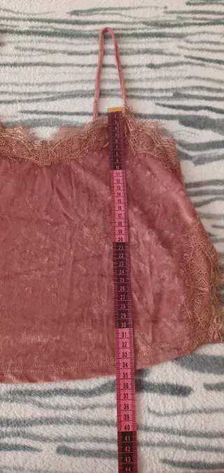 Top Terciopelo Rosa con Encaje
