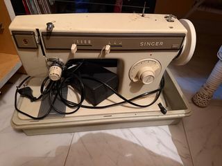 Máquina de coser Singer 1247