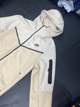 Nike Tech Fleece Crema Talla M