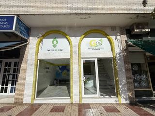 Local comercial en alquiler en Carlos Haya en Málaga
