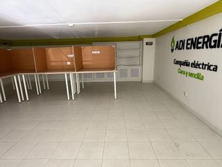 Local comercial en alquiler en Carlos Haya en Málaga
