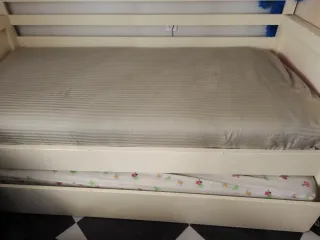 Cama nido 90x1,90 madera lacada con un colchon