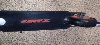 Patinete Eléctrico Aprilia Azul y Blanco