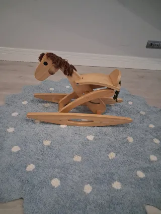 Caballito balancín de madera