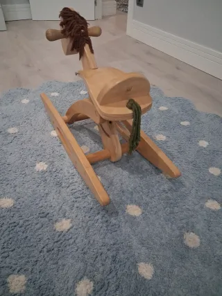 Caballito balancín de madera