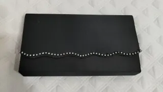 Bolso de fiesta negro raso con brillantitos