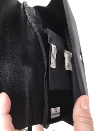 Bolso de fiesta negro raso con brillantitos