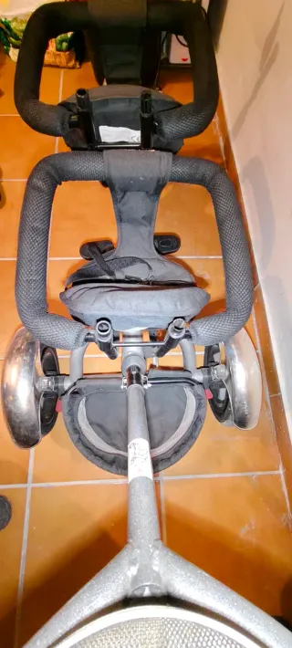 Triciclo doble para bebés