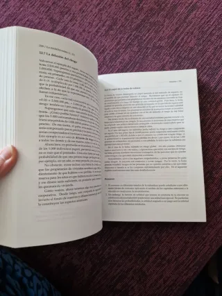 MICROECONOMIA INTERMEDIA (Hal Varian 3°edicion)