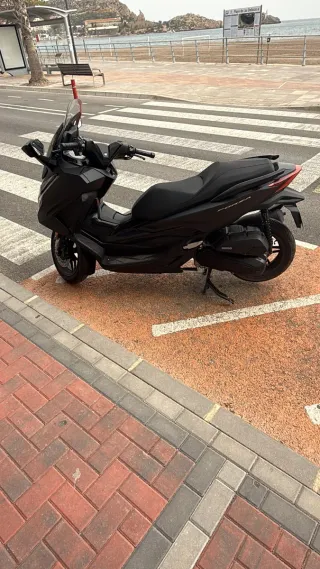Honda Forza 125cc Negra