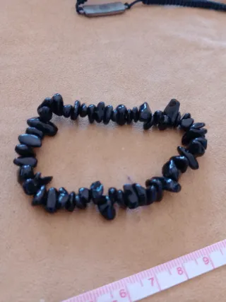 Pulsera de piedra turmalina.