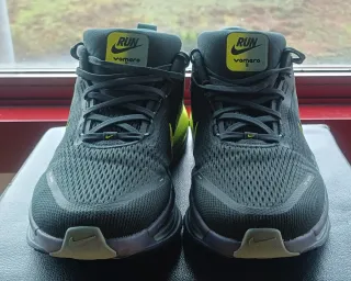 Nike Vomero 18 Verde y Amarillo