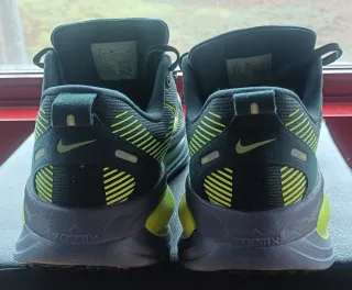 Nike Vomero 18 Verde y Amarillo