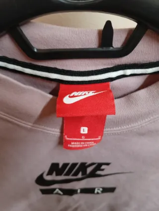 Camiseta Nike Air Crop Top Rosa Negra