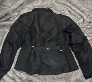 Chaqueta Ixon Vega Curl Lady Negra