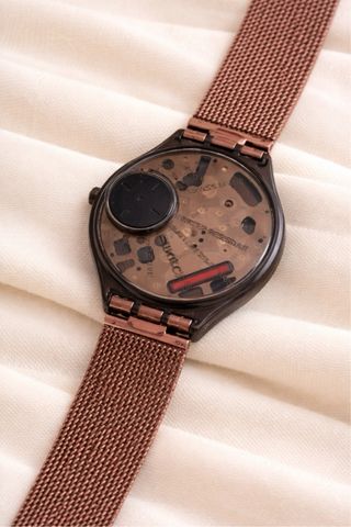Reloj Swatch Mujer Marrón Cobre Malla Metálica