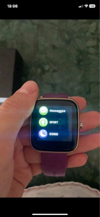 Smartwatch con cinturino viola
