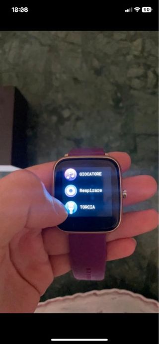 Smartwatch con cinturino viola