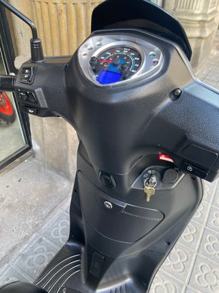 Sym Symphony50 Gris 2022