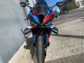 dasMoto vende BMW M1000RR con 2200 km (2024)