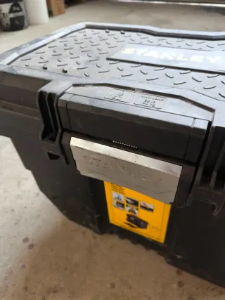 Caja de herramientas Stanley negra