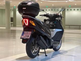 Daelim Steezer 125  muy buen estado.