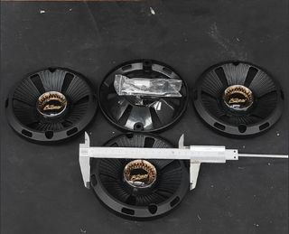 Juego 4 Tapas de Llanta Kosei Negro Dorado