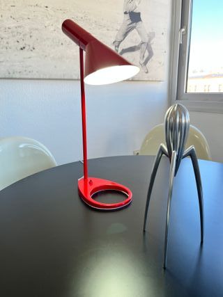 Lámpara de Mesa Réplica Arno Jacobsen