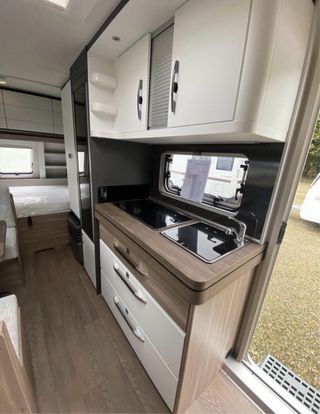 Caravana Hobby 490 KMF Excellent Edition